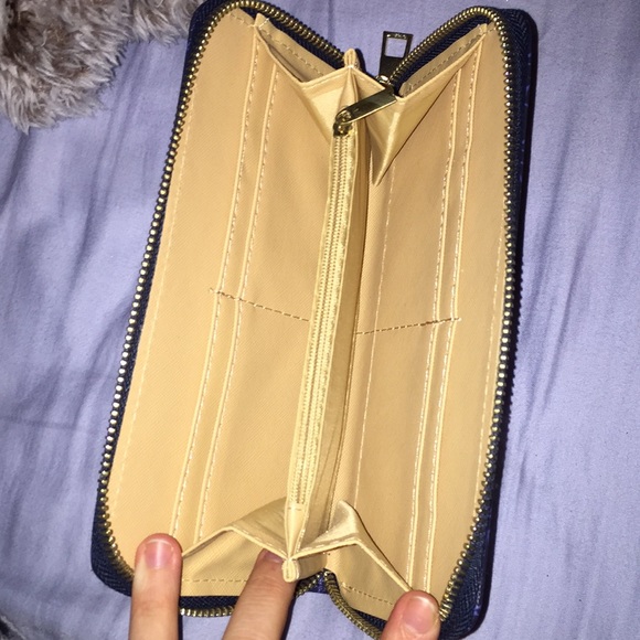 Wallet - Picture 4 of 4